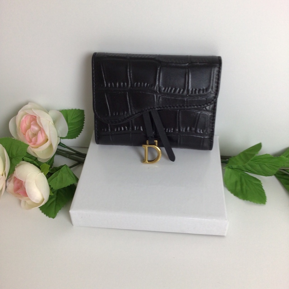 SOLD! Women Small Black Textured Genuine Leather Wallet